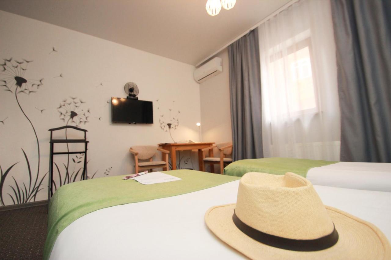 Garden Eco Design Hotel Одесса Экстерьер фото